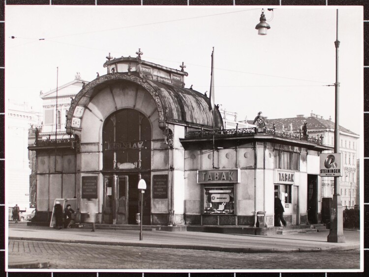 Unbekannt - Otto-Wagner-Pavillons auf dem Karlsplatz; Wien - Fotografie - o. J.