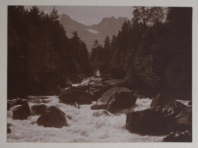 unbekannt - Berglandschaft mit Flußlauf - undatiert - Fotografie, Abzug