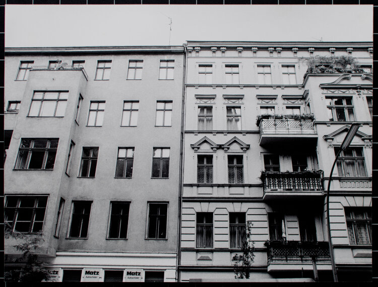 Gisela Franke - Berliner Mietshäuser - 1980er Jahre - Schwarz-Weiß-Fotografie