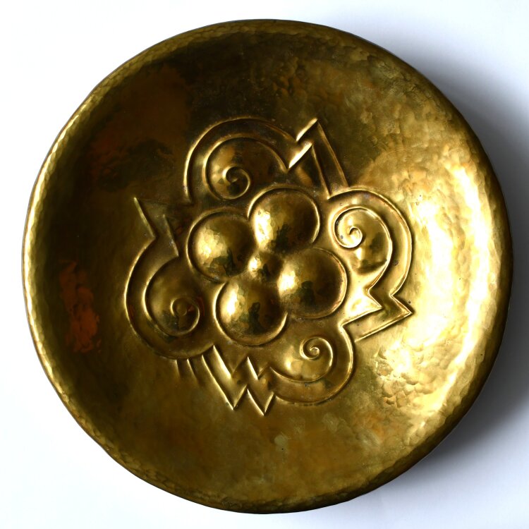 Karl Gehle - Art Nouveau-Schale mit Ornamenten - um 1924 - handgehämmertes Messing