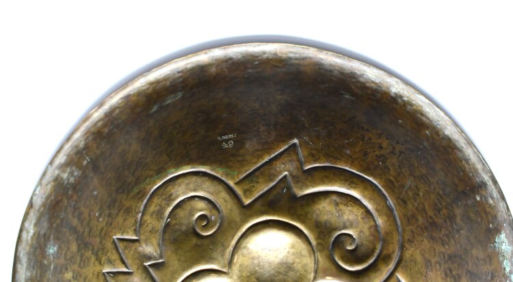 Karl Gehle - Art Nouveau-Schale mit Ornamenten - um 1924 - handgehämmertes Messing