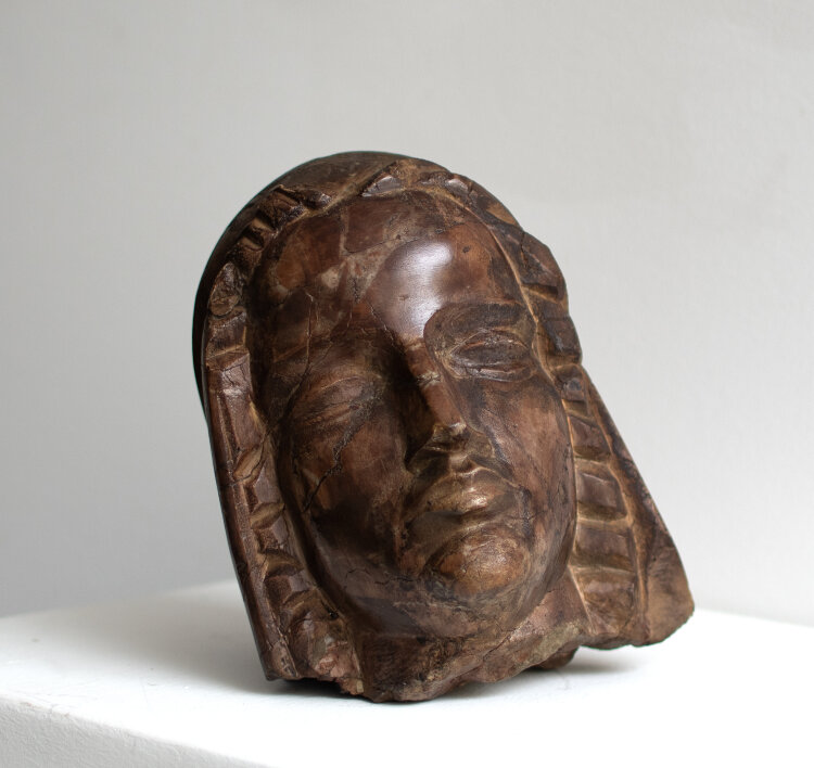 Unbekannt - Marien- bzw. Madonnenbildnis - 1920er/1930er Jahre - Skulptur aus rotem Marmor